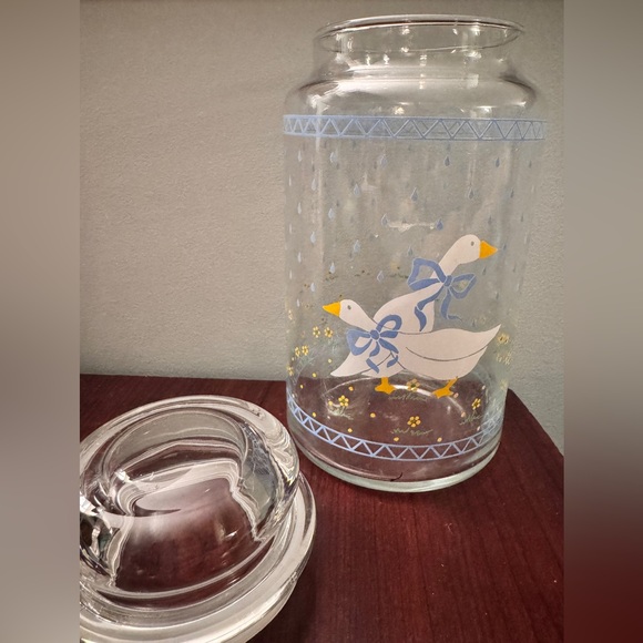 Vintage "Ribbon Geese" Large Glass Kitchen Canister with Lid - Picture 3 of 5